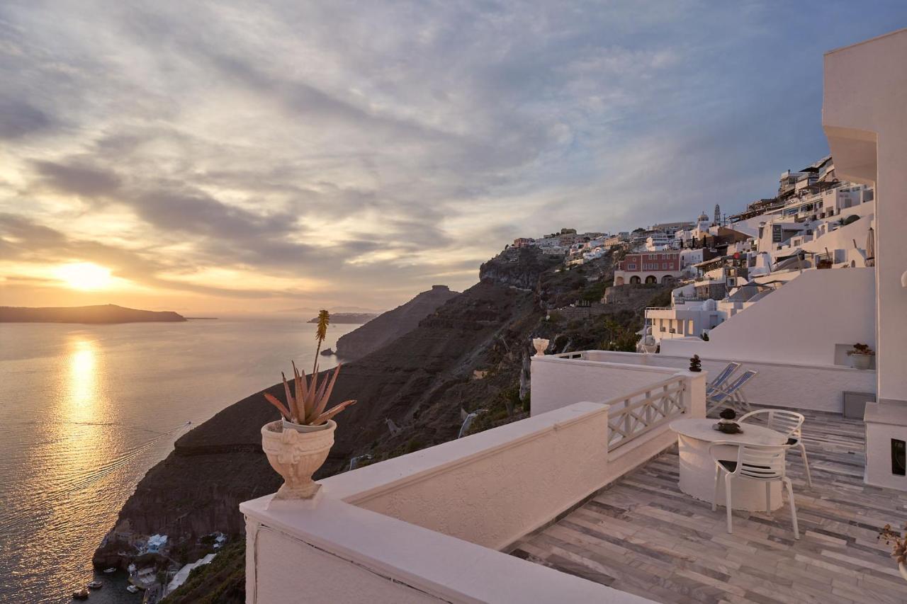 Amphitheater Cave Houses Fira  Exterior foto