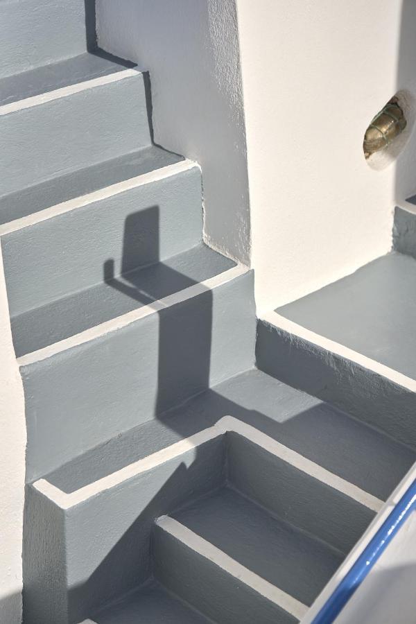Amphitheater Cave Houses Fira  Exterior foto