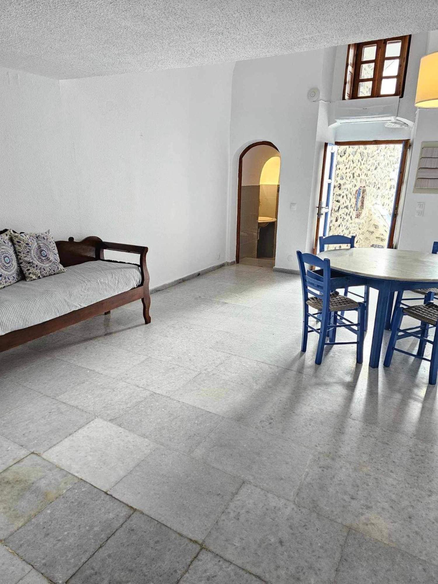 Amphitheater Cave Houses Fira  Exterior foto